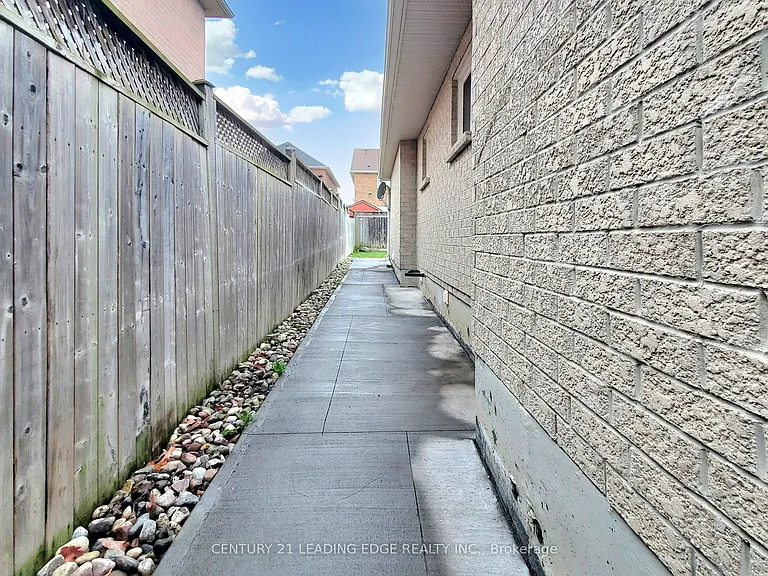 29 Pardon Ave — Photo 30