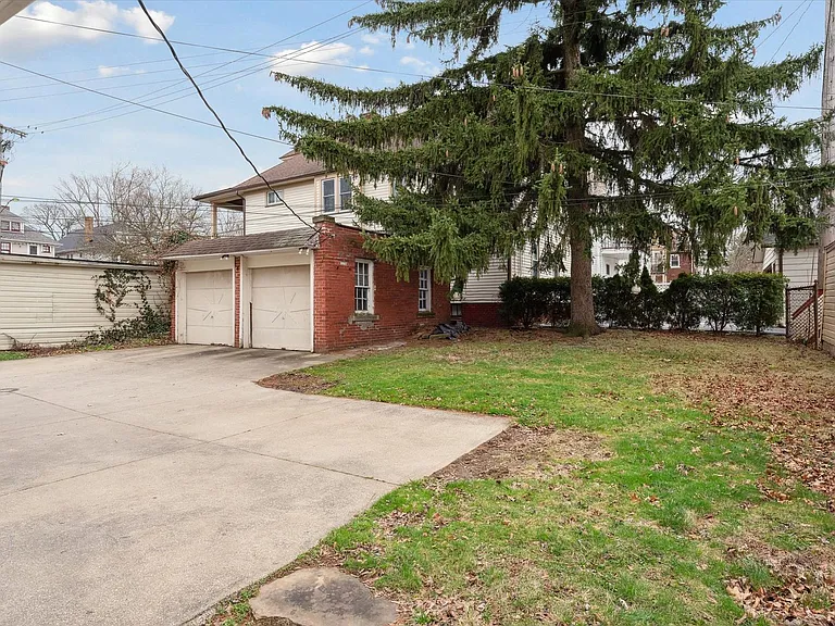 13108 Cedar Rd Cleveland Heights Oh 44118 — Photo 46
