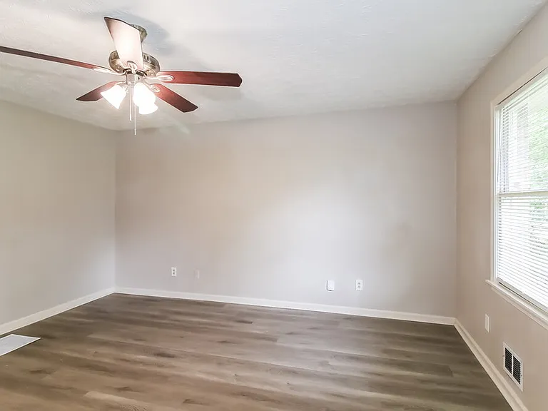 6183 Fieldcrest Dr — Photo 16