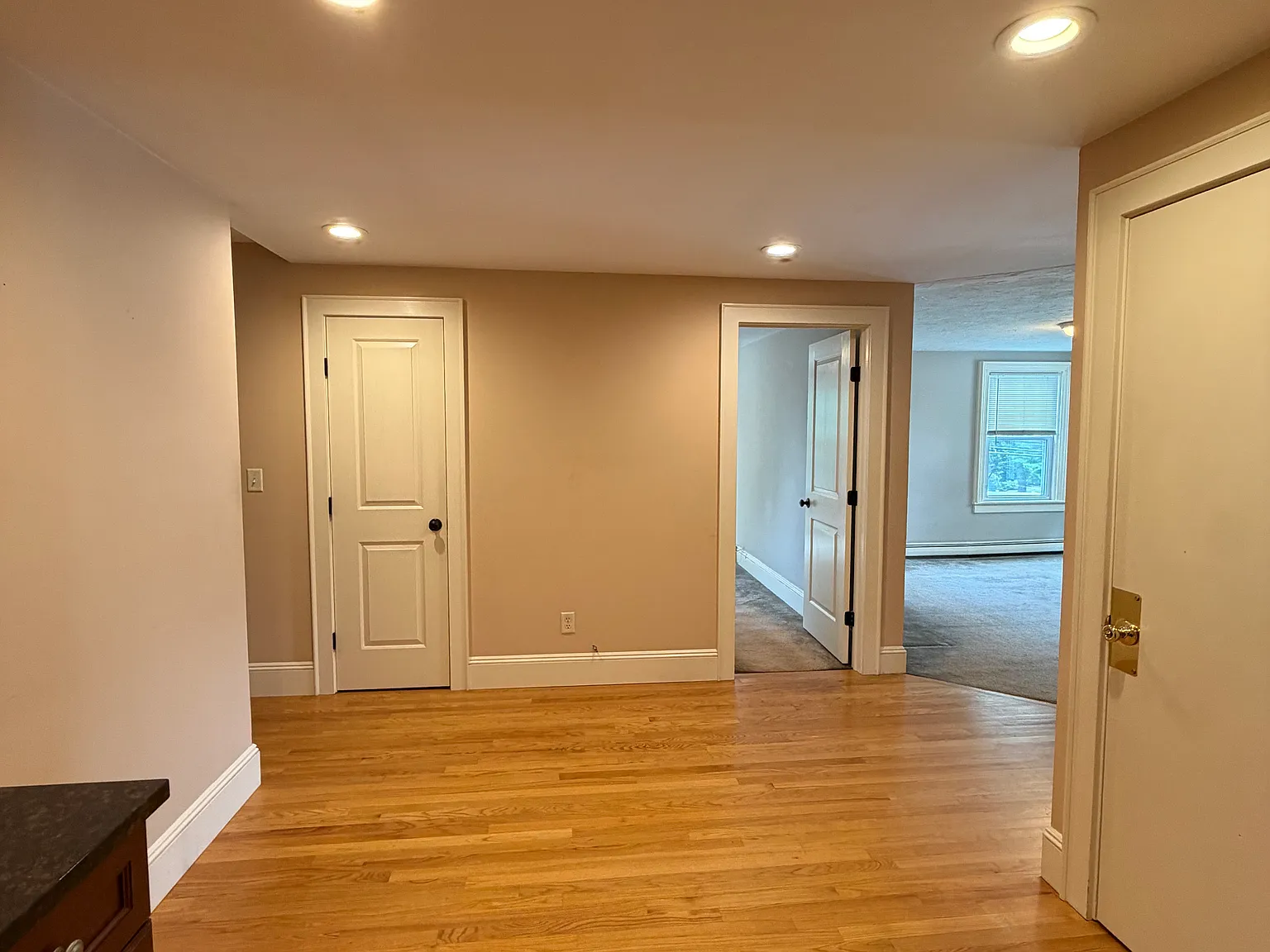 2 bed, 1100 sqft, $2,500 — Photo 3