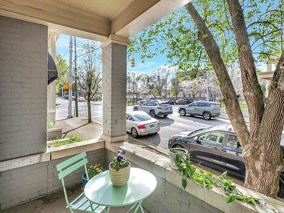 4th image of 324 Lindsay St #106