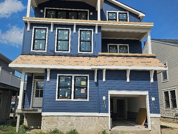 3rd image of 323 36th St
