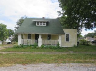 201 S Jackson St, New Athens, IL 62264