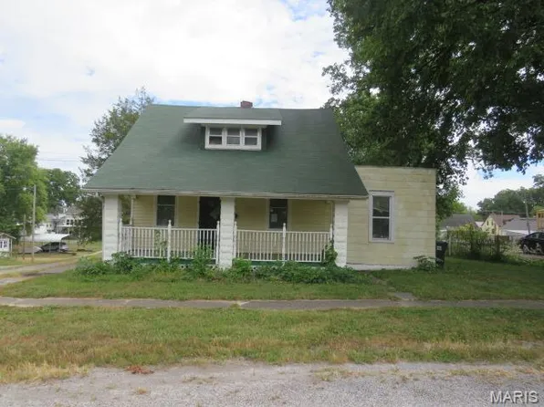 201 S Jackson St, New Athens, IL 62264