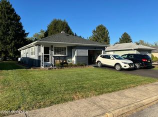 77 Guadeloupe Dr, Toms River, NJ 08757