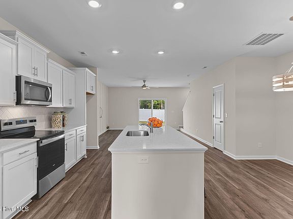 4th image of 1042 Ben Thomas Dr Ne , # 2