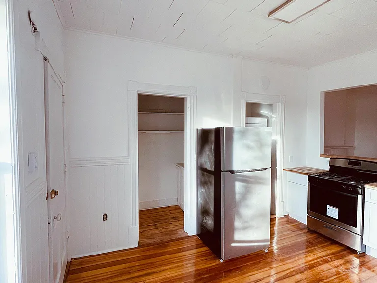 133 2nd St #3 — Photo 8