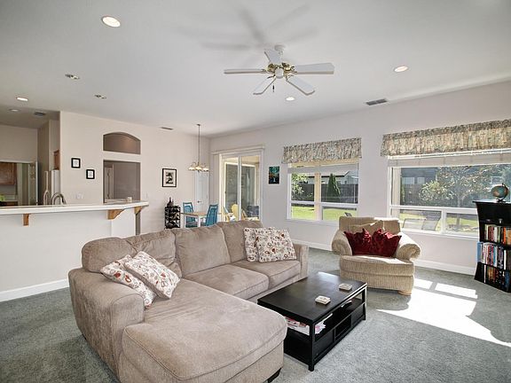 3rd image of 3330 Guadelupe St