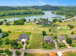 821 Rarity Bay Pkwy, Vonore, TN 37885