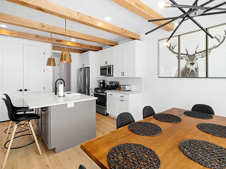 Dining Area (main floor)