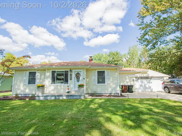 7685 Metz Dr, Shelby Township, MI 48316