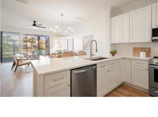 905 Hampton Cir #100, Naples, FL 34105
