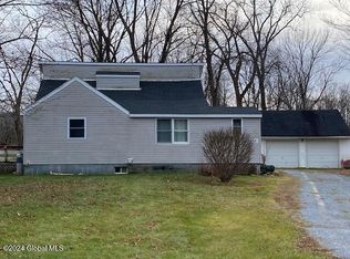 210 Meeting House Rd, Eagle Bridge, NY 12057