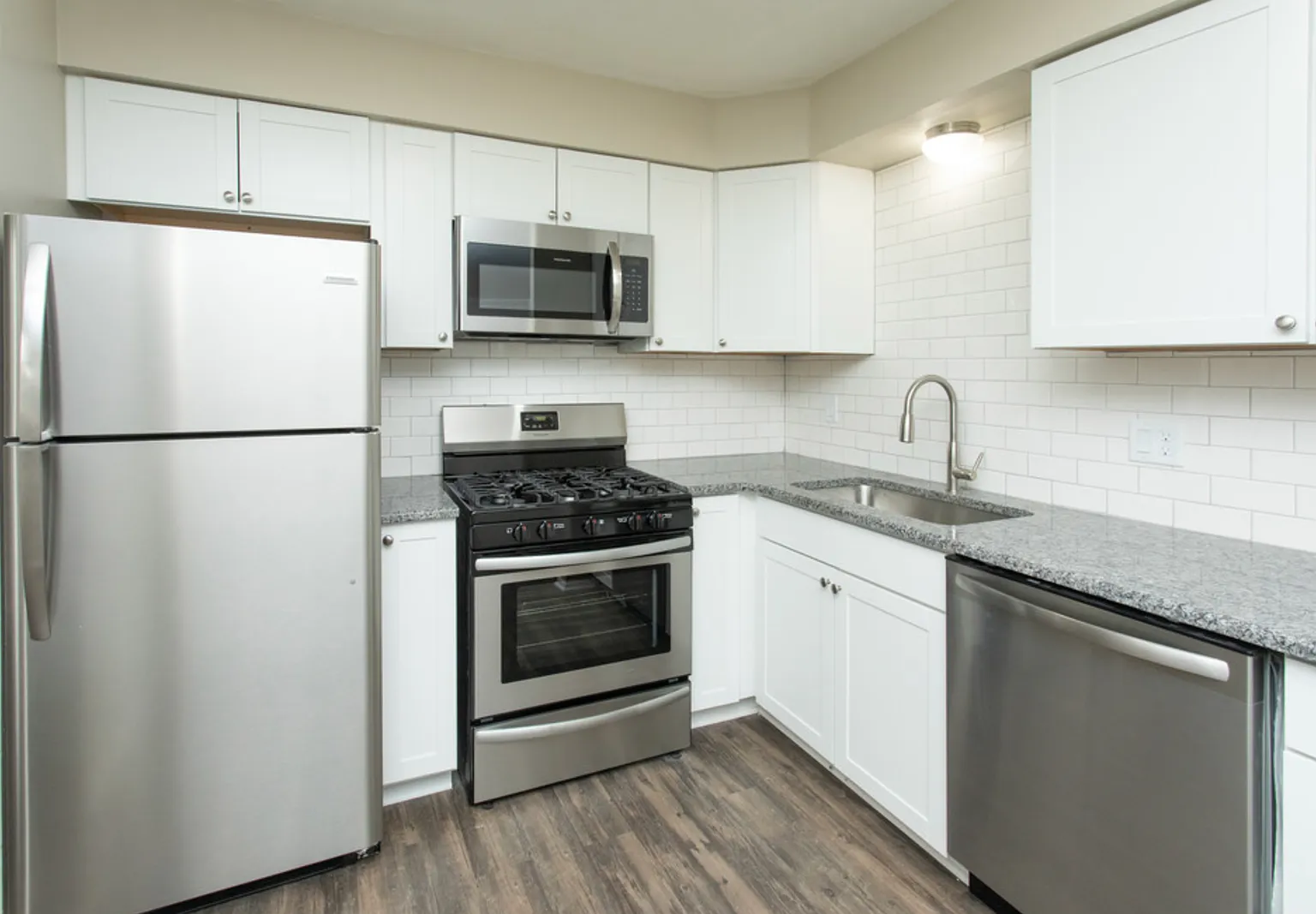 Park Forest Apartments — Photo 2