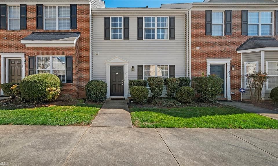 1st image of 233 Heritage Creek Way