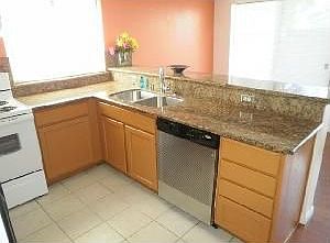 4th image of 1021 Mepham Dr