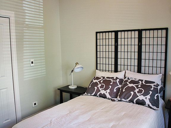 2nd image of 3846 N Southport Ave #1S