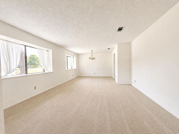 3rd image of 10512 Timbercrest Ln