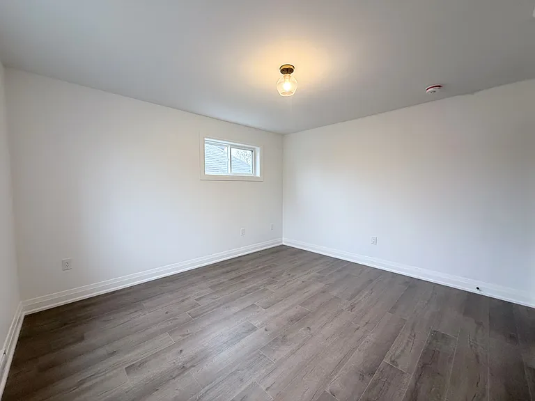184 Ottawa St S #3 — Photo 14