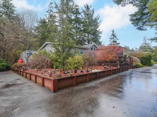 91411 Kellogg Ln, Coos Bay, OR 97420