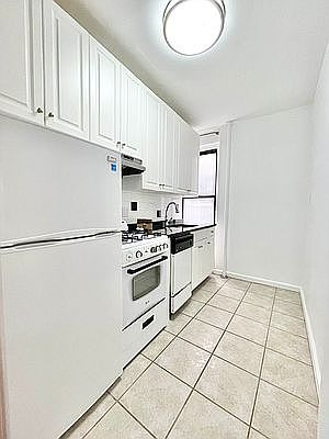 4th image of 509 E 73rd St #17A