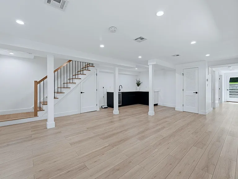 2602 Palisade Ave #1 — Photo 16