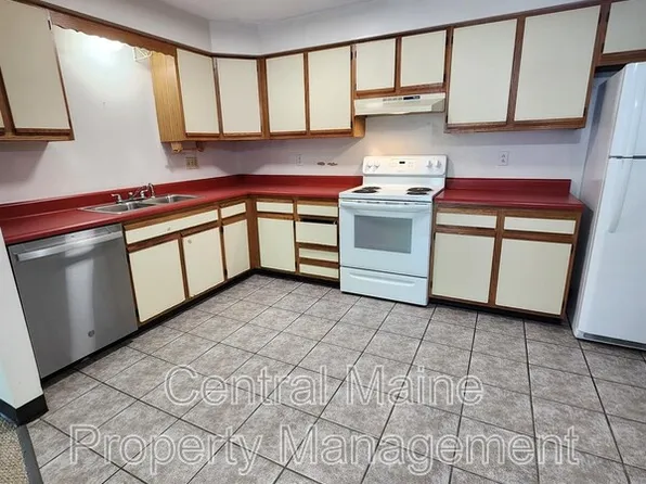 5 Irene St #5, Lewiston, ME 04240