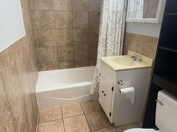 4th image of 1511 W Elm Ave