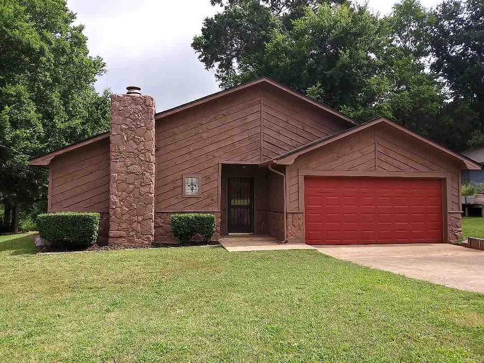 1st image of 903 Willow Dr