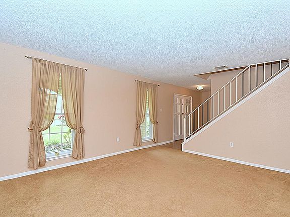 4th image of 1927 Pear Creek Cir