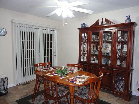 2nd image of 1005 S Virginia Ln