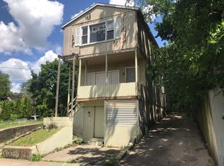 677 Wellington Ave, Elgin, IL 60120