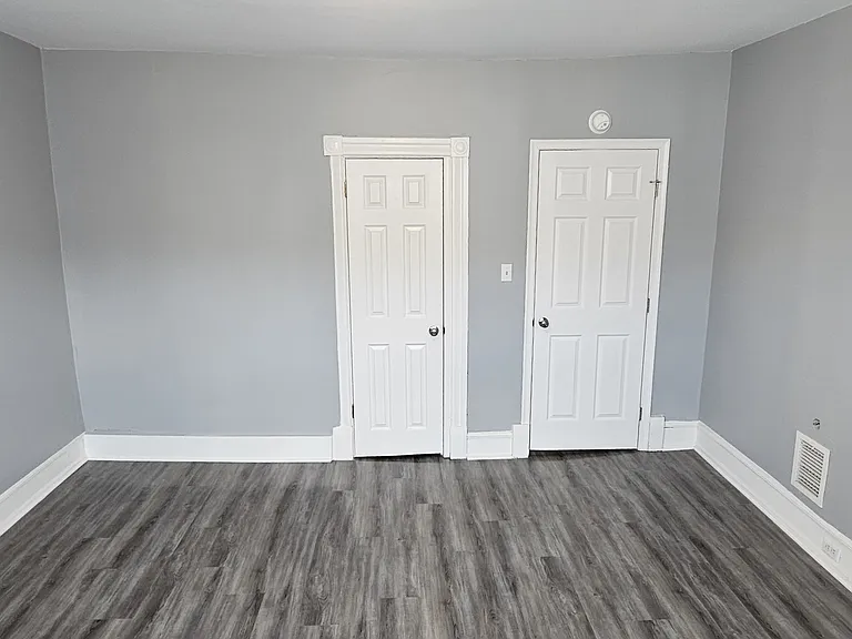 244 W Douglass St — Photo 10