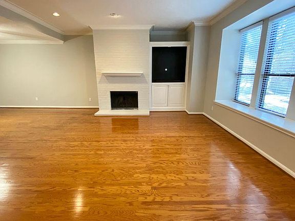 3rd image of 1439 Bering Dr #1471