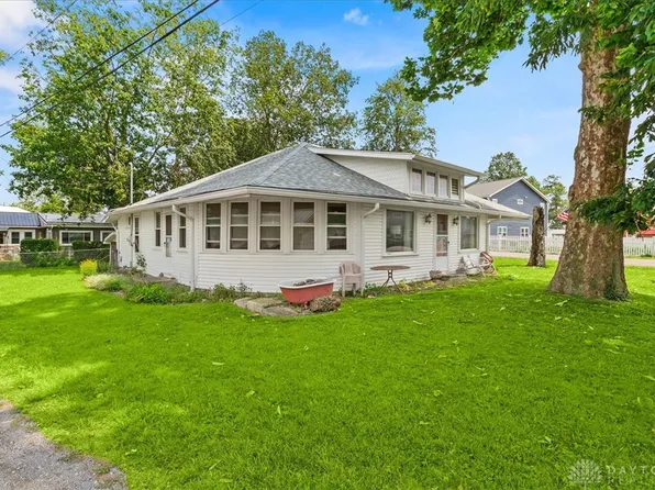 7727 Park Dr, Russells Point, OH 43348