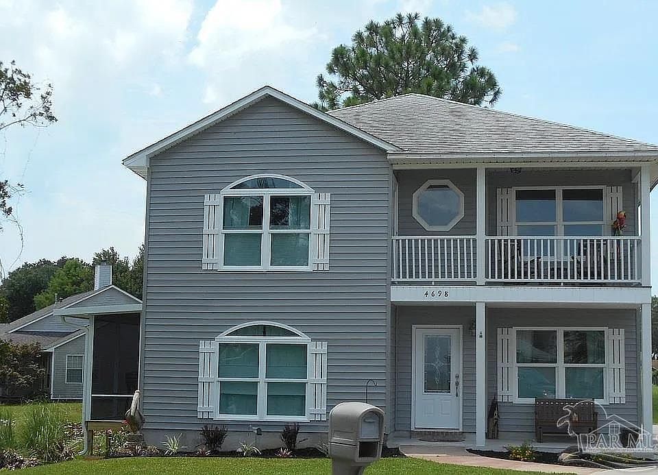 1st image of 4698 Isles Dr