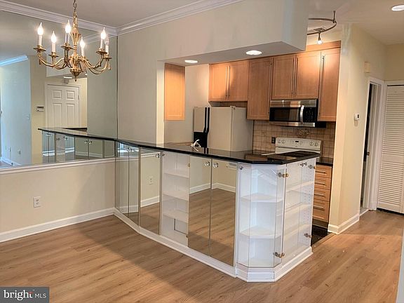 3rd image of 10816 Antigua Ter APT 103