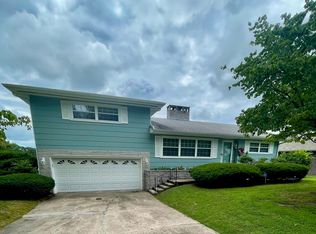 1205 Skyline Dr, Neosho, MO 64850