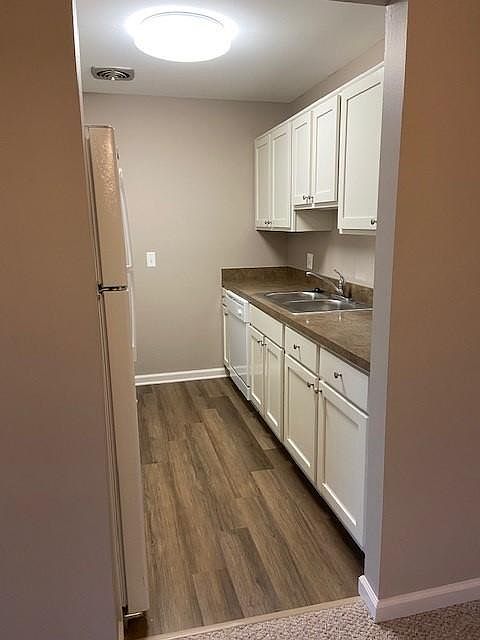 1st image of 416520 Manor Park Dr #22