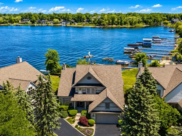 3300 Mimosa St, Commerce Township, MI 48390