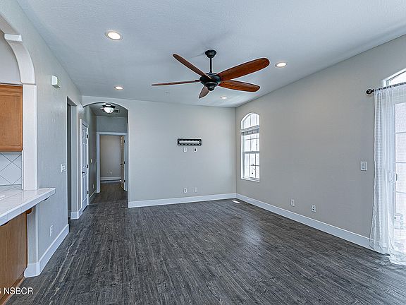 3rd image of 610 Sunrise Dr Unit 10L
