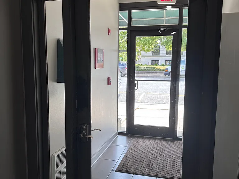220 W Market St #206 — Photo 9