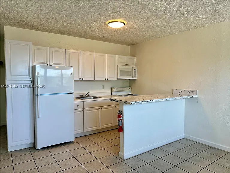 2987 NW 46th St #5 — Photo 2