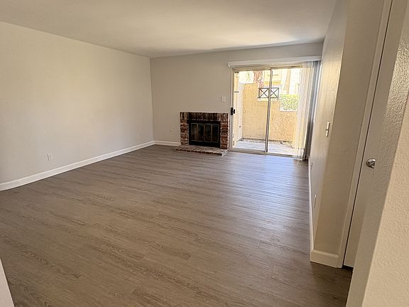 4th image of 2079 Lakeridge Cir Unit 104