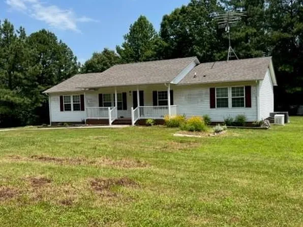 386 Phillips Ln, South Hill, VA 23970