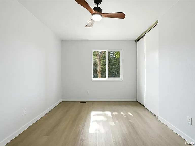6752 S Dahlia Ct — Photo 28