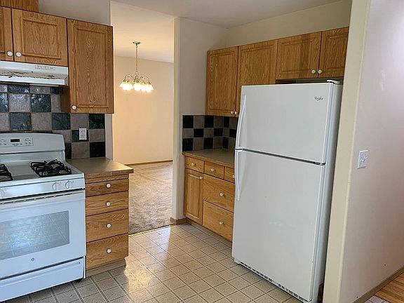 5th image of 1340 NE Gilmax Ln