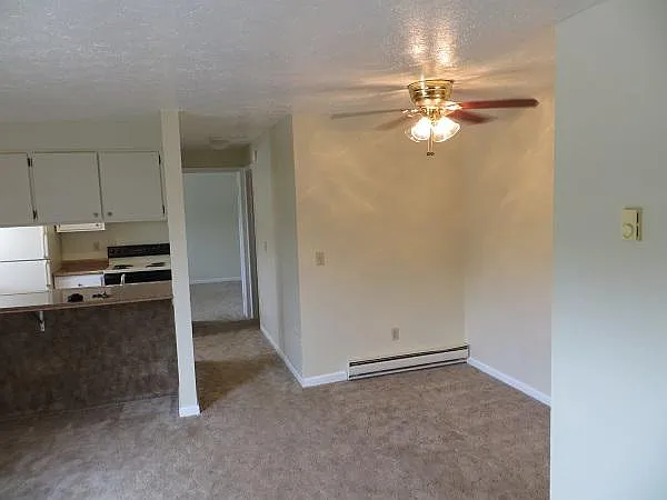 1446 W River Rd N — Photo 2