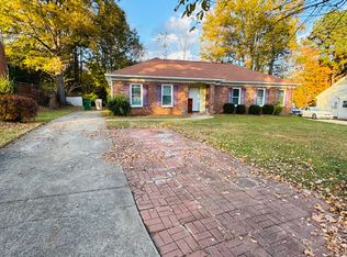 7530 Walnut Wood Dr, Charlotte, NC 28227