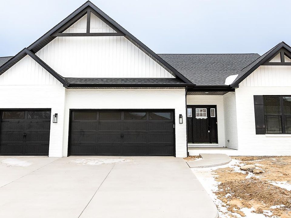 1st image of 704 Daniel Dr